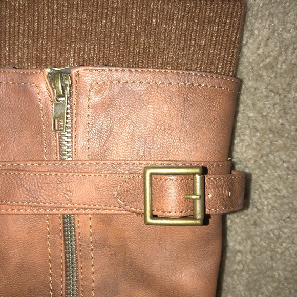 Boots - Picture 2 of 7